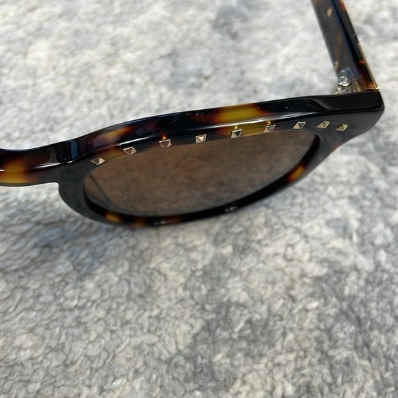 New Coco and Breezy Acacia Tortoise 204 Studded Sunglasses Brown - Picture 14 of 16